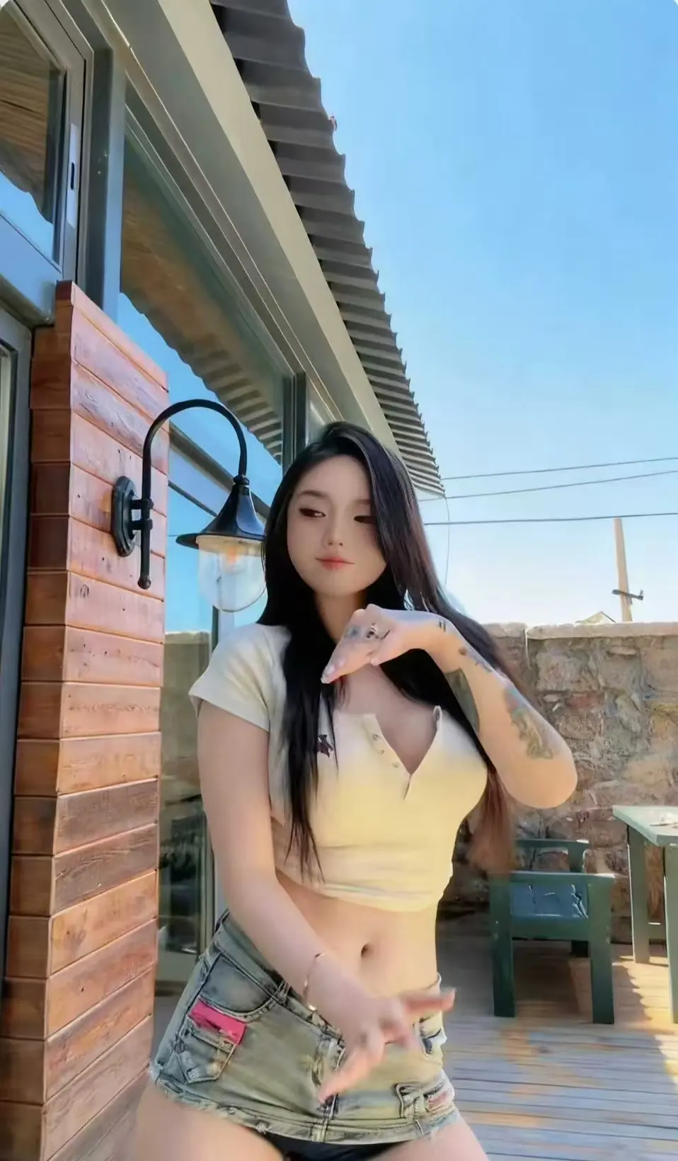 《Meena 成美男》高清全集免费在线看-无删减中文版资源全面开放-网盘备份无广告观影体验清爽-一次看遍Meena 成美男